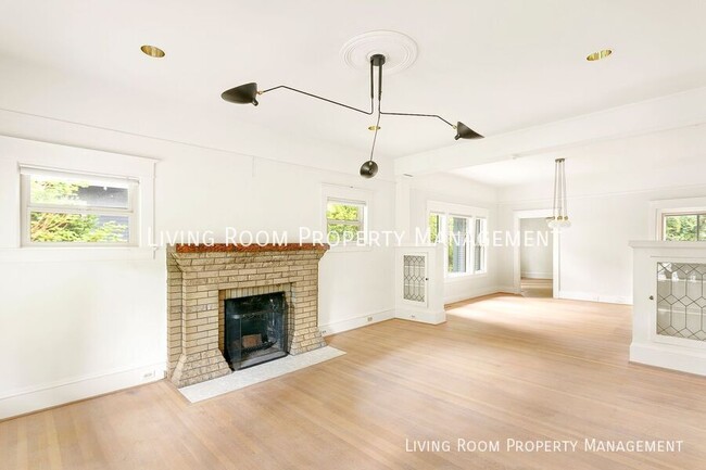 Building Photo - 5927 NE 31st Ave