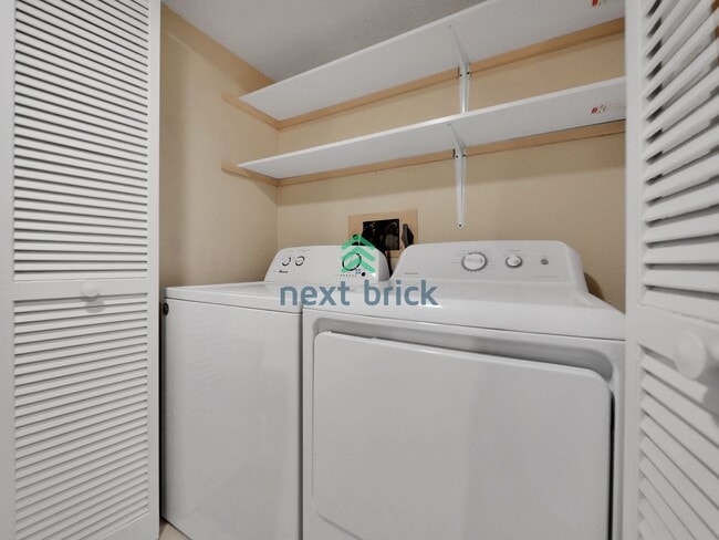 Building Photo - Spacious 4 Bed 2.5 Bath for Rent! OPEN HOU...