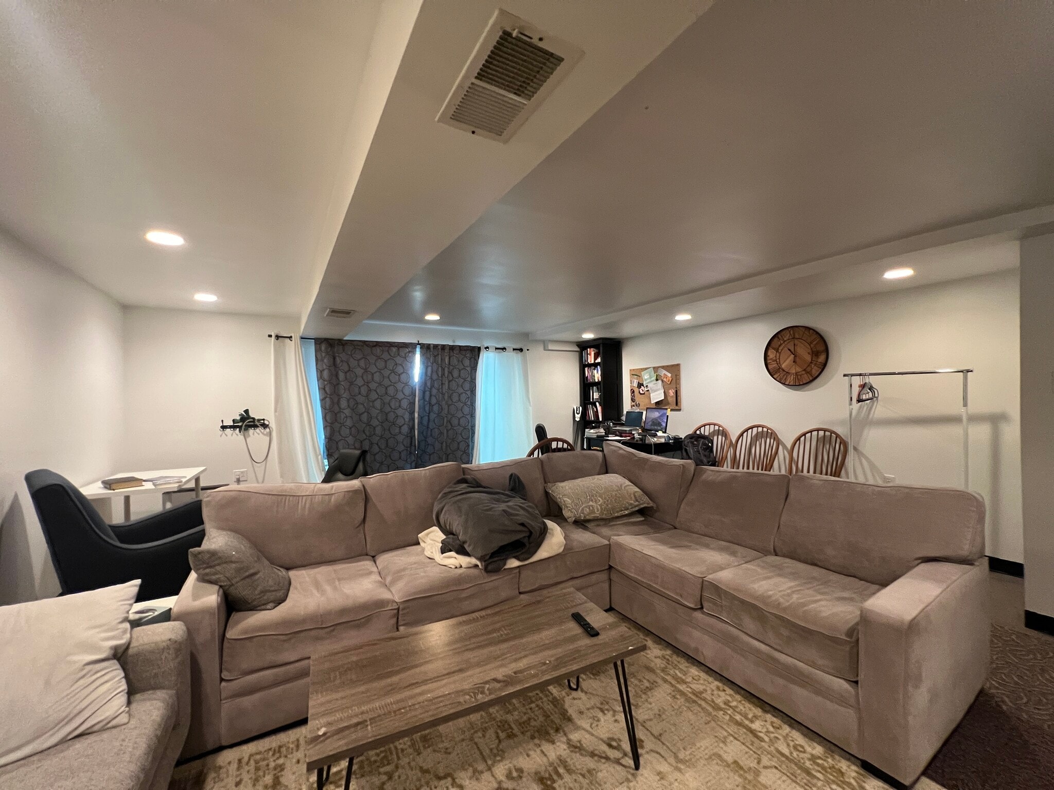 Building Photo - 919 Putnam Blvd