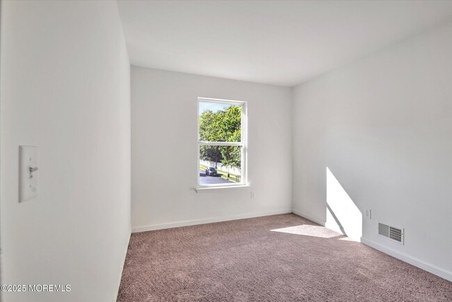 Building Photo - 9 Esplanade Way