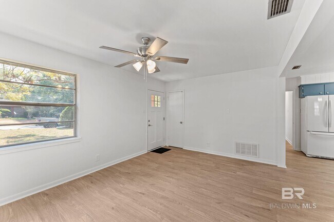 Building Photo - 507 Pine St