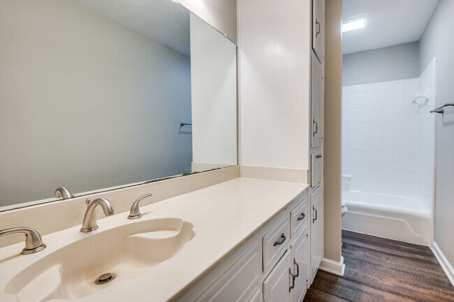 Building Photo - Stylish Home with Big Backyard in Prime Lo...