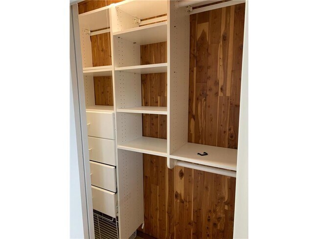 Building Photo - 4005 W 44th St