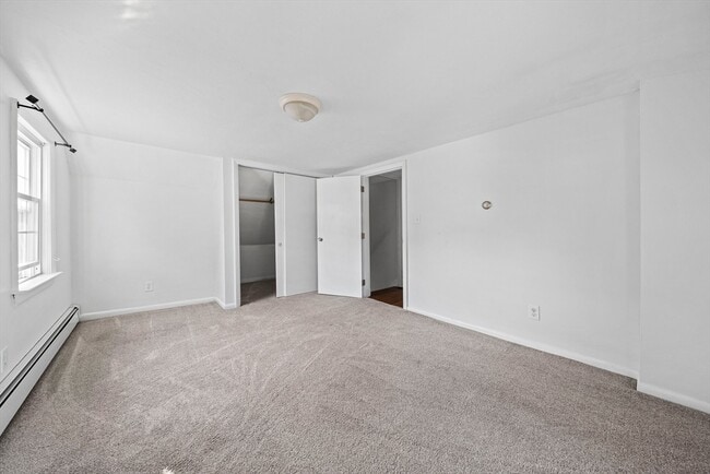 Building Photo - 8 Petrel Rd