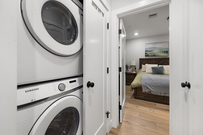 Building Photo - 300 Somerville Ave