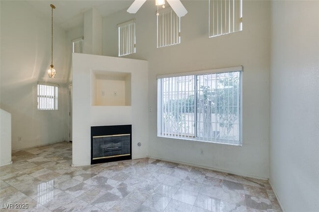 Building Photo - 48 Belle Essence Ave