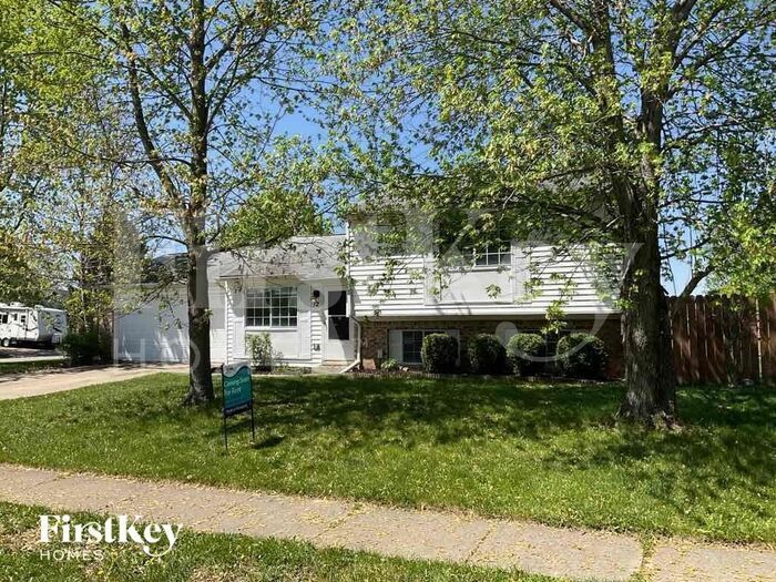 Primary Photo - 12 Country Wood Ln