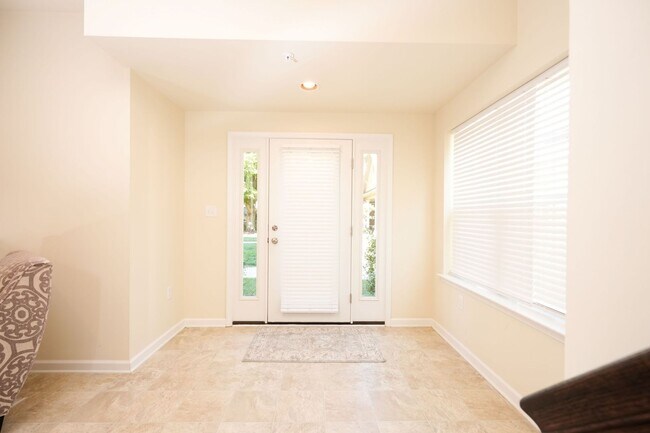 Building Photo - 119 High Pointe Dr
