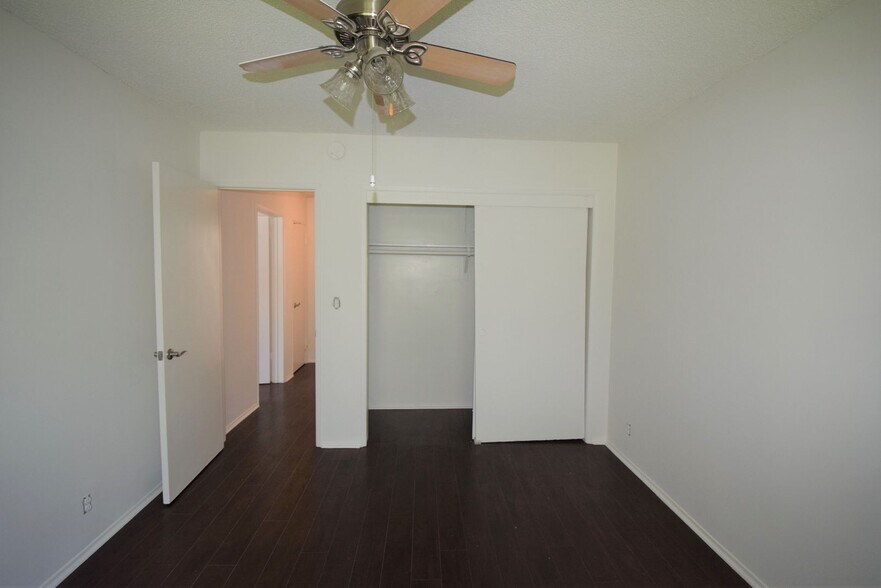 Building Photo - 10745 Hortense St