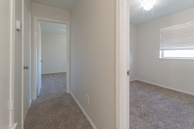 Building Photo - 224 S Bouziden Dr