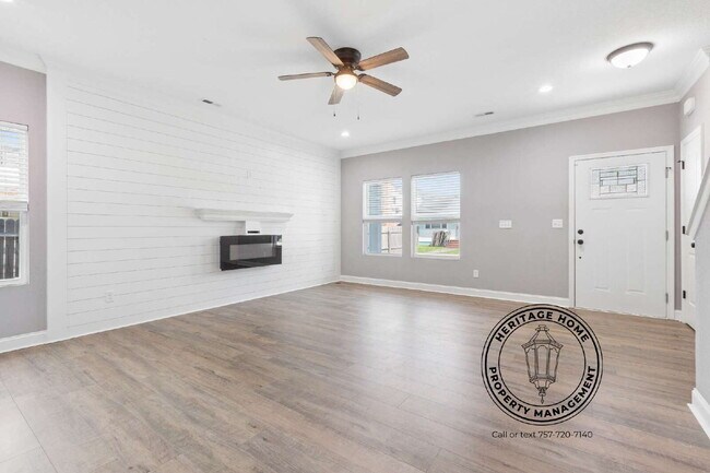 Building Photo - Charming 3-Bed Haven with 2.5 Baths in the Heart of Hampton!