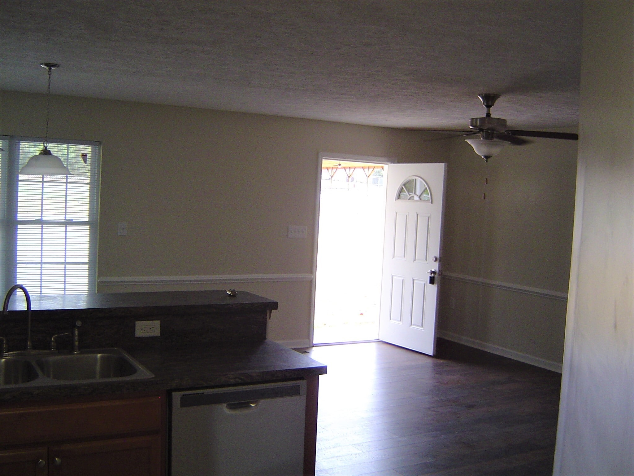 Building Photo - 412 N Ashe Ave