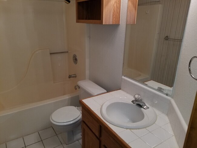 Building Photo - GREAT HOME IN NE CLOVIS NEAR MESA ELEMENTARY