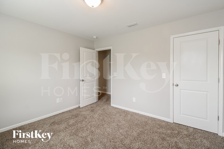 Building Photo - 5232 Smoky Ridge Ln