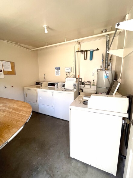 Building Photo - 1604 Larch St