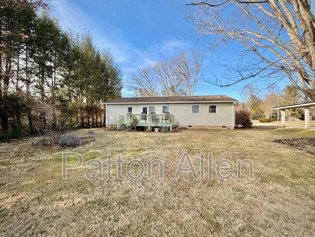 Building Photo - 74 Oakdale Dr