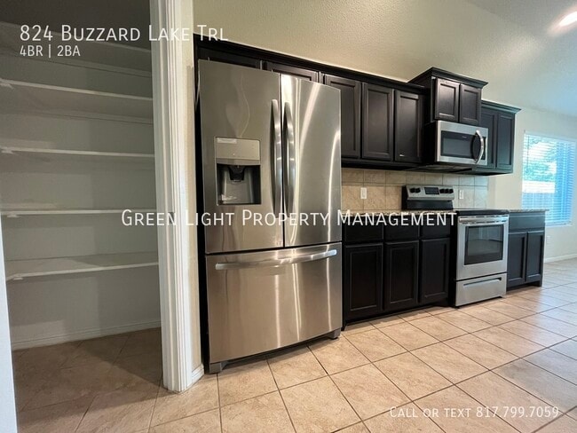 Building Photo - 824 Buzzard Lake Trl
