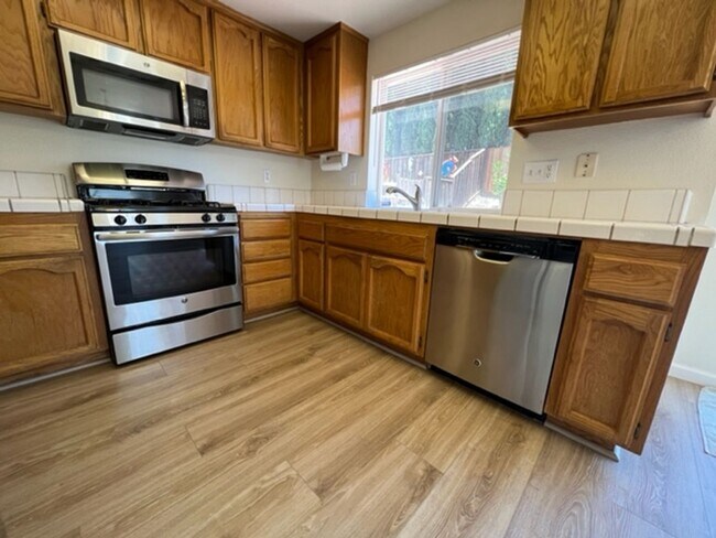 Building Photo - 4200 Buckskin Dr