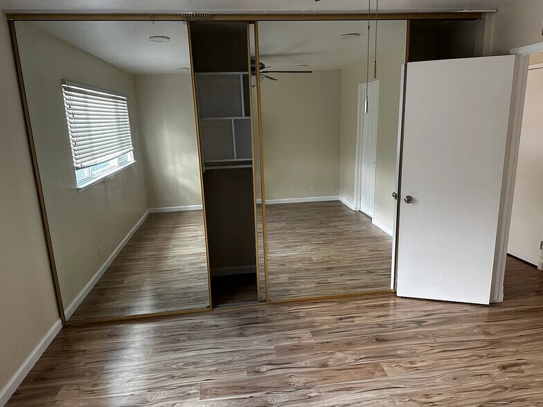 Building Photo - 3740 Kenton Ct