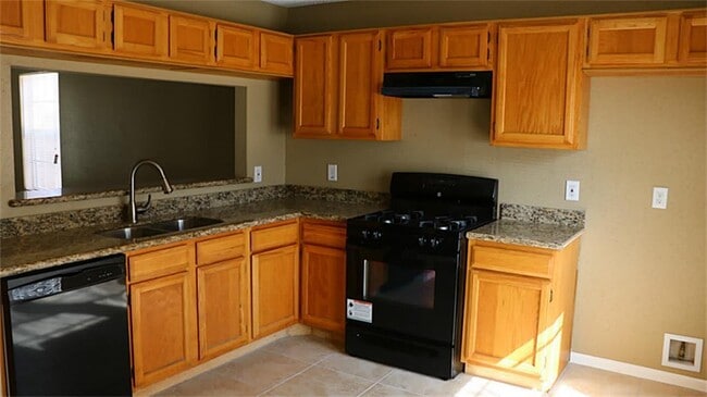 Building Photo - 19434 Glenway Falls Dr