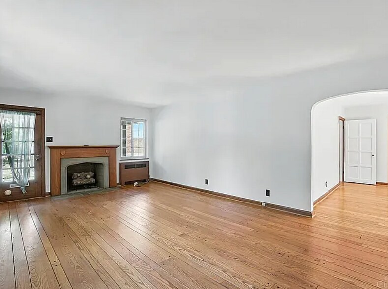 Building Photo - 6256 Rogers Park Pl