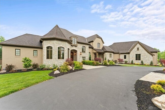 Building Photo - 9020 Whisperinghill Dr