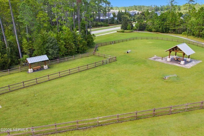 Building Photo - 80 Lazy Crest Dr