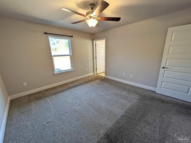 Building Photo - 7799 Ira Dr