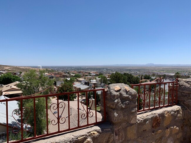 Building Photo - 6745 Ridge Top Dr