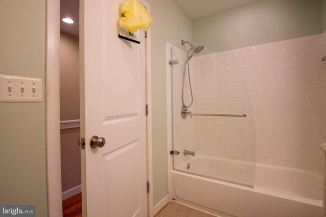 Building Photo - 140 Mercy St