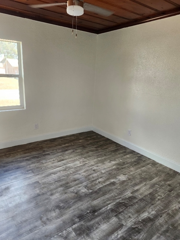 Building Photo - 1335 E Bay St