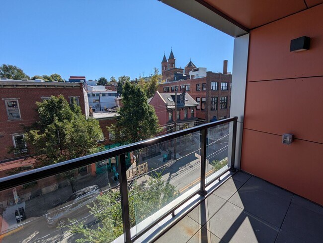 Building Photo - 2 Bedroom 2 Bathroom Condo at the Lawrence...