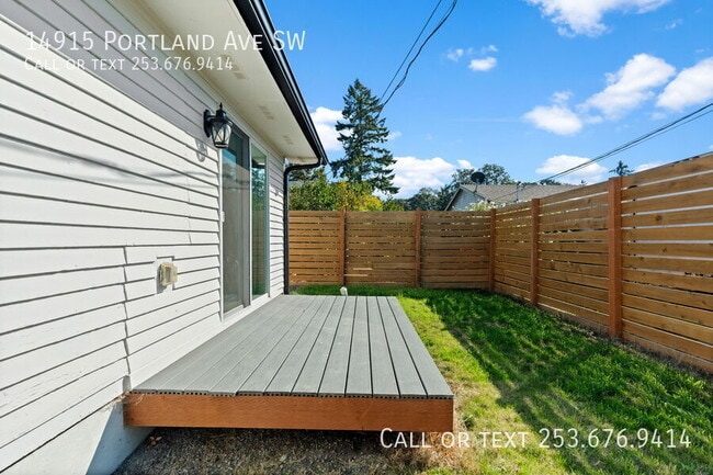 Building Photo - 14915 Portland Ave SW