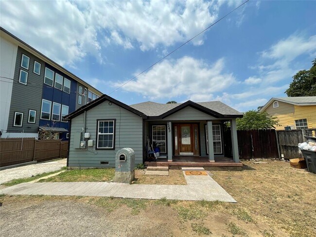 Building Photo - 2243 Lovedale Ave