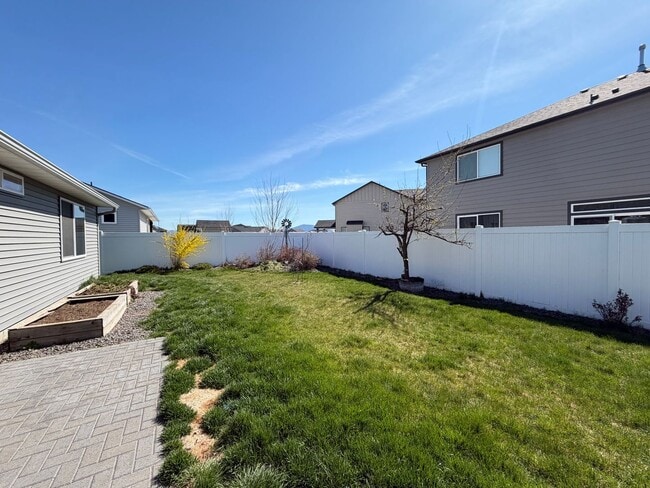 Building Photo - Rathdrum Rancher