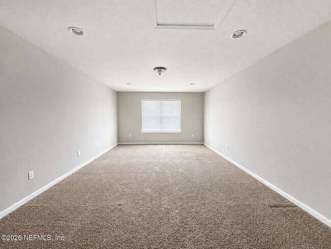 Building Photo - 142 Ness Cir