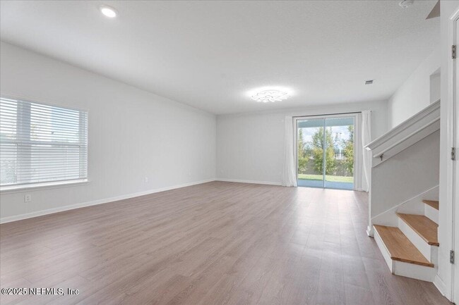Building Photo - 221 Ness Cir