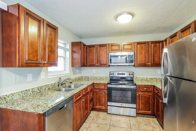 Building Photo - 11107 Meadow Chase Ct