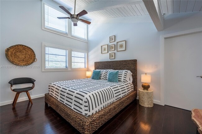 Building Photo - 1501 NE 24th St