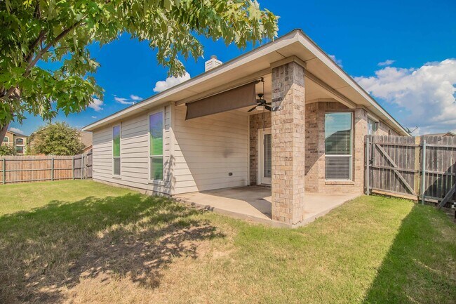 Building Photo - COMING SOON! Corner lot home in a quiet cu...