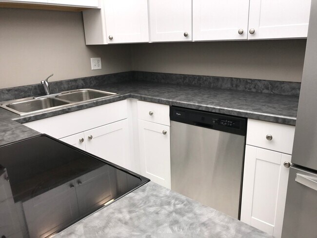 Building Photo - 2 Bed, 2 Bath Apt Close to PSU Campus