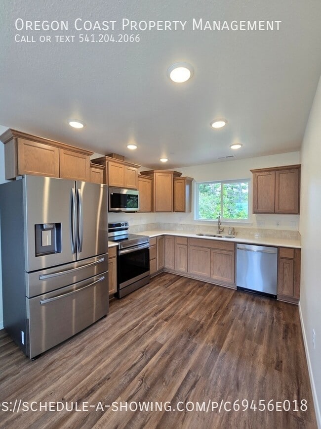 Building Photo - 4822 SW 48th Ct