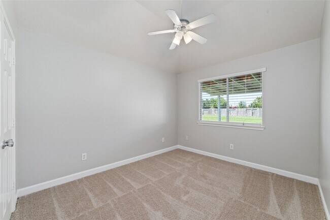 Building Photo - 8503 Ivanhoe Springs Dr