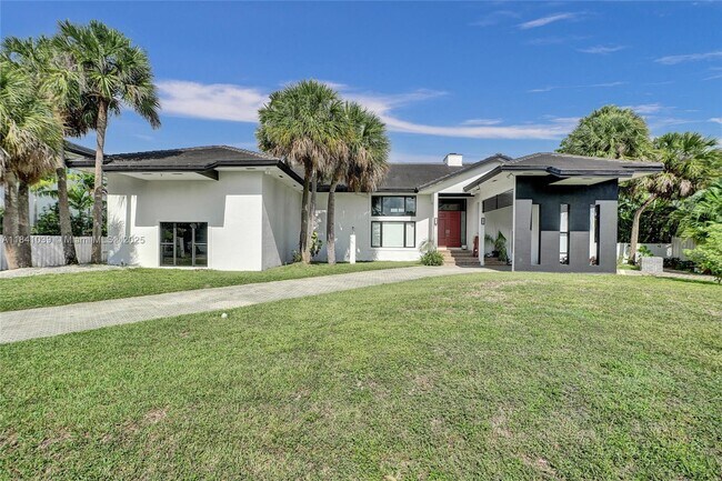 Building Photo - 13724 SW 92nd Ct