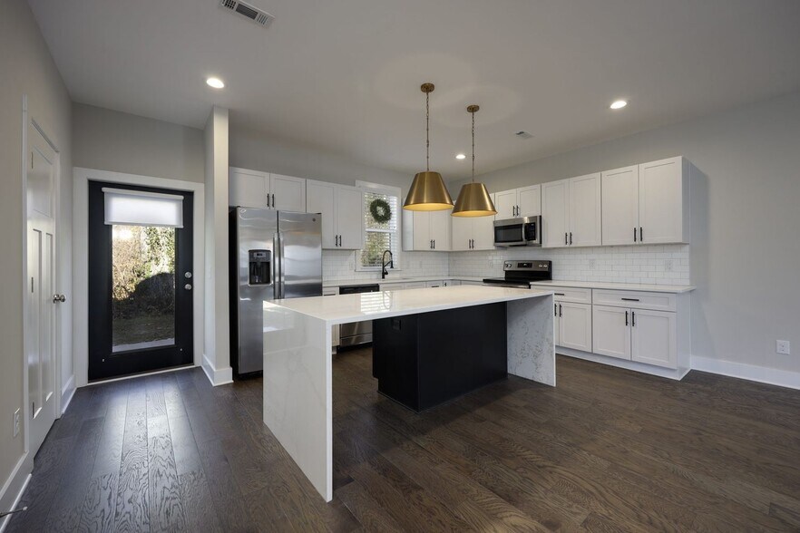 Building Photo - 726 Mill Creek Meadow Dr