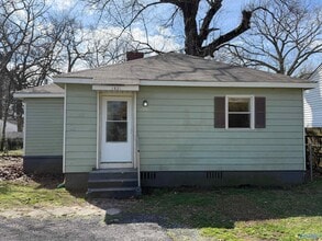Building Photo - 1821 7th St SE