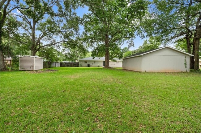 Building Photo - 5024 Santos Dr E