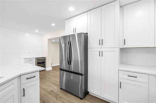 Building Photo - 4891 Venetian Blvd NE