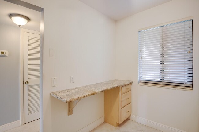 Building Photo - 4272 Deste Ct