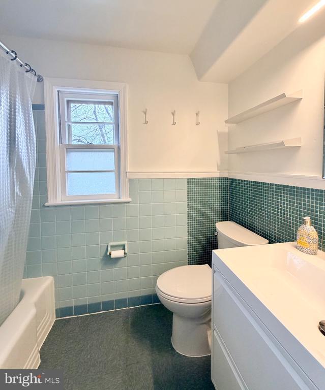 Building Photo - 3125 N Nottingham St